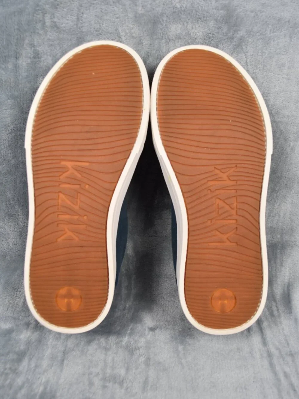 Kizik Irvine Tidepool Blue hands-free slip-on Canvas Sneakers Women Size 9